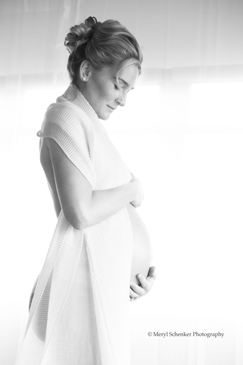 Pregnancy photos, Maternity Photos, West Seattle, Studio photography, Meryl Schenker Photography,